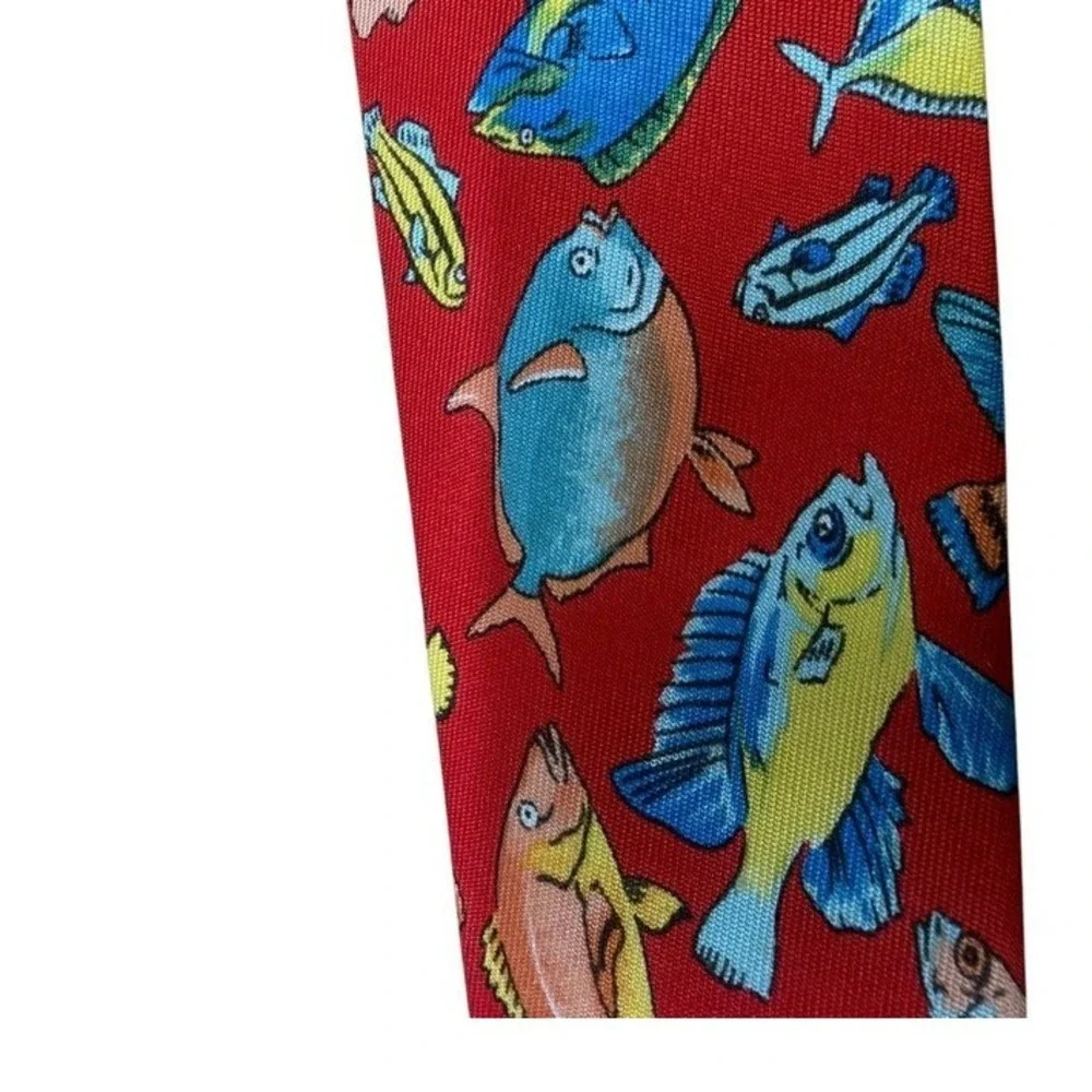 Gucci Mens Red Silk Tropical Fish Print Italian Designer Necktie Accessory‎ READ